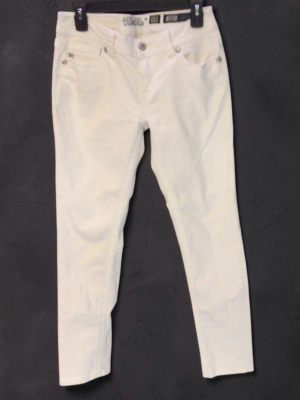 EUC..Womens White Miss Me jeans...